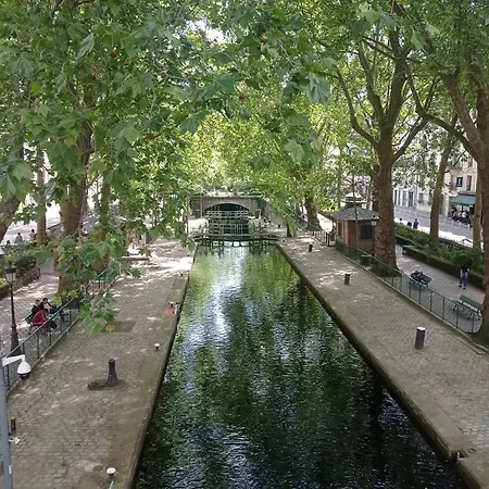 Homestay Tete Dans Les Etoiles Paris